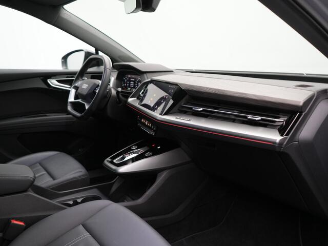 Audi Q4 e-tron 45 Quattro Edition 77 kWh 265pk Dealer O.H. | Panodak | Sonos Audio | Sfeerverlichting | Lederen Sportstoelen Verwarmd | Apple Carplay | Navigatie | DAB | 20"L.M |
