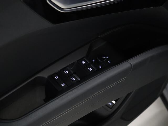 Audi Q4 e-tron 40 Launch edition S Competition 77 kWh [ADAPTIVE CRUISE, HEAD-UP DISPLAY, SONOS SOUND, MEMORY, STOELVERWARMING, APPLE CARPLAY, ELEKTRISCHE ACHTERKLEP, NIEUWSTAAT]
