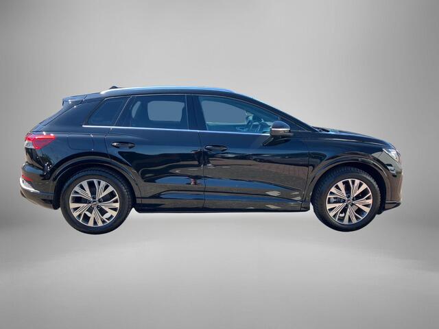 Audi Q4 e-tron 40 Advanced edition 204pk 77 kWh · Leder · Trekhaak · Camera + Parkeersensoren · Apple/Android Car Play · Stoelverwarming ·