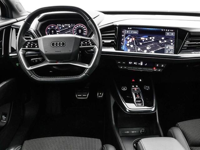 Audi Q4 e-tron 40 S edition 77 kWh · SOH 97,4% · Panoramadak · Camera · Head-Up Display · Stoelverwarming · Apple/Android Car Play · Adaptive Cruise Control · 20"Velgen ·