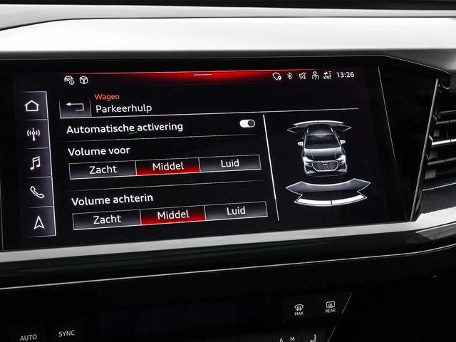 Audi Q4 e-tron 40 S edition 77 kWh · SOH 97,4% · Panoramadak · Camera · Head-Up Display · Stoelverwarming · Apple/Android Car Play · Adaptive Cruise Control · 20"Velgen ·