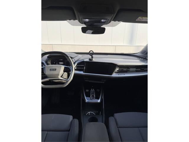 Audi Q4 e-tron 40 Launch edition Advanced Plus 77 kWh 204PK / LED Matrix / Warmtepomp / Elektrische Achterklep / Achteruitrijcamera / Stoelverwarming