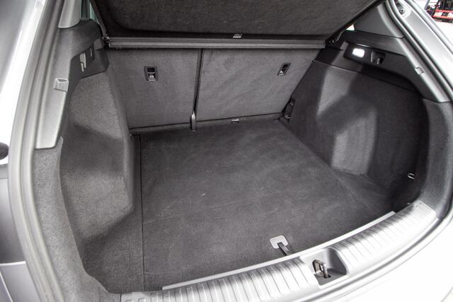 Audi Q4 e-tron 40 Advanced edition 77 kWh | Sportstoelen | 19" LMV | Adapt cruise | Camera |