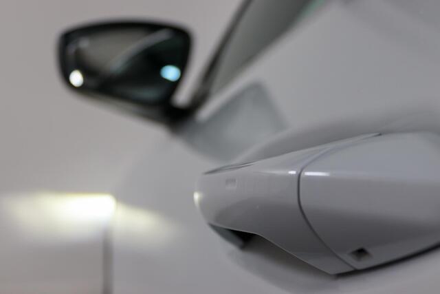 Audi Q4 e-tron 40 Launch edition Advanced Plus 77 kWh 204PK Panormadak, Matrix LED, Sportstoelen, ACC, Camera