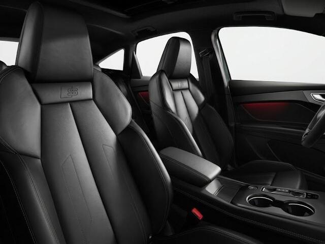 Audi Q4 e-tron 45 S-edition competation 82 KWh 286 pk | Techniekpakket Pro | Glazen panoramadak | elektrische stoelen | head-up display |