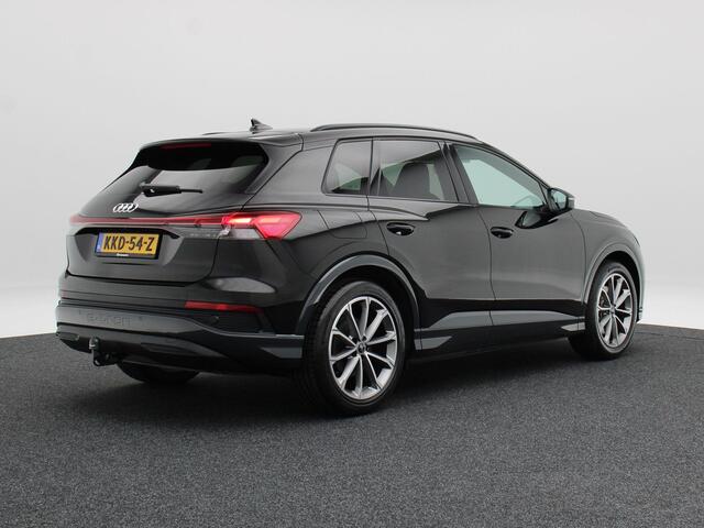 Audi Q4 e-tron 40 S Edition 63 kWh 204 Pk | Trekhaak | Stoelverwarming | Adaptive Cruise | Camera | CarPlay | Matrix LED | 20 Inch | 8.271 Km !!