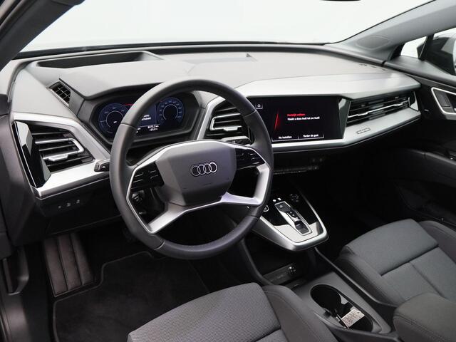 Audi Q4 e-tron 40 S Edition 63 kWh 204 Pk | Trekhaak | Stoelverwarming | Adaptive Cruise | Camera | CarPlay | Matrix LED | 20 Inch | 8.271 Km !!