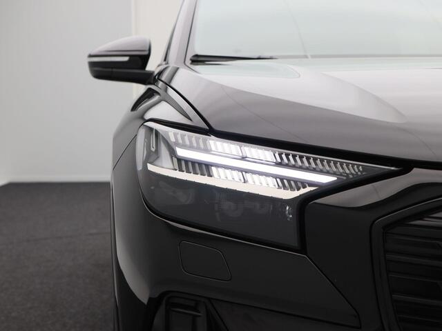 Audi Q4 e-tron 45 Advanced edition 82 kWh 286 Pk | Stoelverwarming | Camera | Trekhaak | Adaptive Cruise | CarPlay | Matrix LED | 19 Inch | 45.610 Km !!