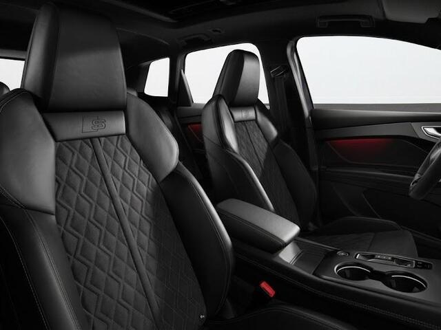 Audi Q4 e-tron 45 S edition competition 82KWh 340 pk | Techniekpakket Pro | elektrische stoelen | Glazen panoramadak | head-up display |