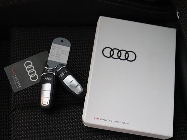 Audi Q4 e-tron 40 S-line 77 kWh Panoramadak | Trekhaak wegklapbaar | Adaptieve cruise control
