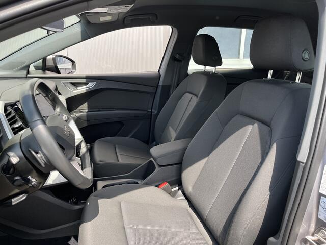 Audi Q4 e-tron 35 Launch edition 55 kWh / SOH 92%/ AUTOMAAT/ WARMTEPOMP/ PARK.SENSOREN V+A/ STOELVERWARM./ SMARTPHONE INTERFACE/ CRUISE/ ELEK.ACHTERKLEP/ KEYLESS/ DIGITAL DASH/ DAB/ CLIMA/ LED/ 19'' LMV