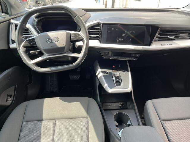 Audi Q4 e-tron 35 Launch edition 55 kWh / SOH 92%/ AUTOMAAT/ WARMTEPOMP/ PARK.SENSOREN V+A/ STOELVERWARM./ SMARTPHONE INTERFACE/ CRUISE/ ELEK.ACHTERKLEP/ KEYLESS/ DIGITAL DASH/ DAB/ CLIMA/ LED/ 19'' LMV
