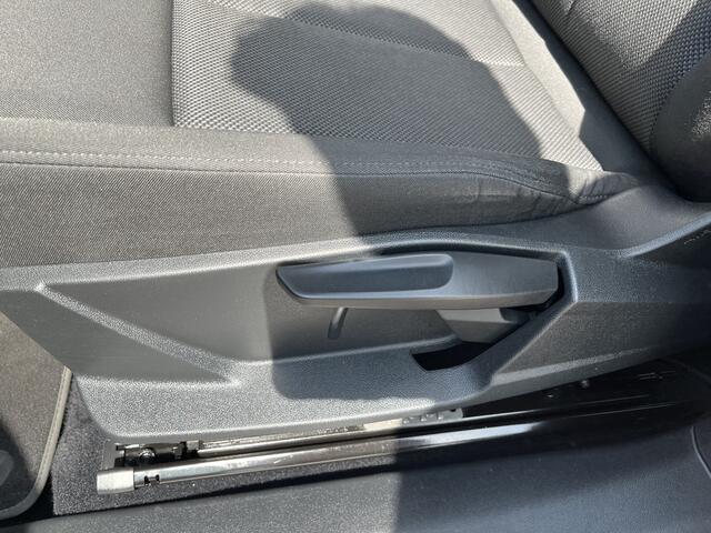 Audi Q4 e-tron 35 Launch edition 55 kWh / SOH 92%/ AUTOMAAT/ WARMTEPOMP/ PARK.SENSOREN V+A/ STOELVERWARM./ SMARTPHONE INTERFACE/ CRUISE/ ELEK.ACHTERKLEP/ KEYLESS/ DIGITAL DASH/ DAB/ CLIMA/ LED/ 19'' LMV