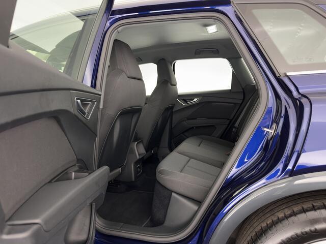 Audi Q4 e-tron 40 Launch edition Advanced 77 kWh [ 3-Fase-11kW ] (INCL-BTW) Aut. *NAVI-FULLMAP | MATRIX-LED | KEYLESS | CAMERA | AUDI-SOUND | DIGI-COCKPIT | DAB | AMBIENTLIGHT | HEATED-SPORTSEATS | PRIVACYGLASS | CRUISE | 19''ALU*