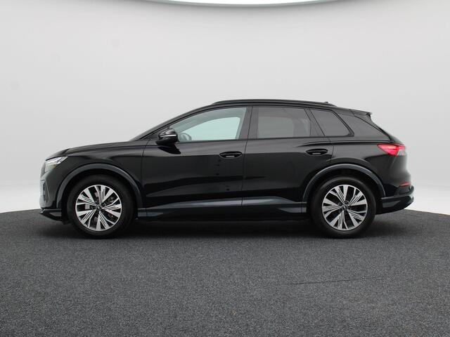 Audi Q4 e-tron 40 Launch edition Advanced 77 kWh 204 Pk | Stoelverwarming | Camera | Adaptive Cruise | Warmtepomp | Matrix LED | CarPlay | 19 Inch | 51.593 Km !!