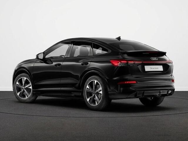 Audi Q4 e-tron S edition e-tron 82 kWh 286 pk | Glazen panoramadak | Trekhaak | Techniekpakket plus | Optiekpakket zwart-glanzend |