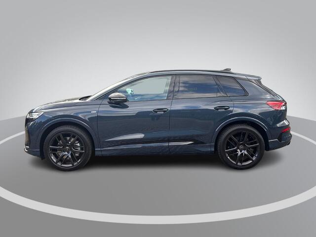 Audi Q4 e-tron S edition quattro performance 82 kWh · Tech Pro · Panorama dak · SONOS Sound · Ambient lighting · Head-up Display