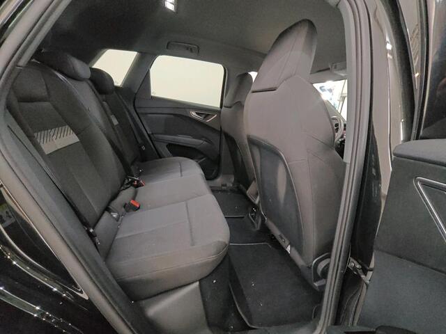Audi Q4 e-tron 40 Launch edition Advanced 77 kWh / Camera / PDC V+A / Stoelverwarming