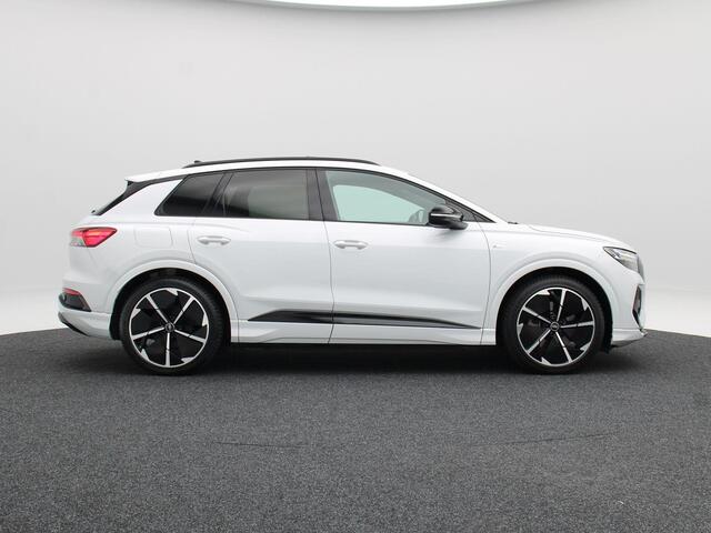 Audi Q4 e-tron 40 Launch edition S Competition 77 kWh 204 Pk | Stoelverwarming | Panorama dak | Adaptive Cruise | Matrix LED | Camera | CarPlay | 21 inch | 93.167 Km !!