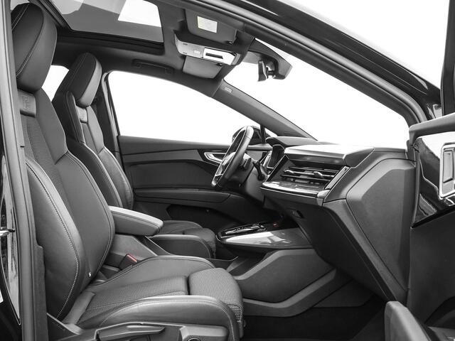 Audi Q4 e-tron 40 S edition 204pk / 77 kWh · SOH 97,4% · Panoramadak · Camera · Head-Up Display · Stoelverwarming · Apple/Android Car Play · Adaptive Cruise Control · 20"Velgen ·