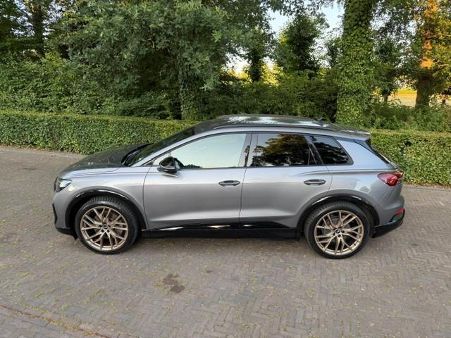 Audi Q4 e-tron 40 Launch Edition S Competition 77kWh/Trekhaak/Camera/Fabrieksgarantie