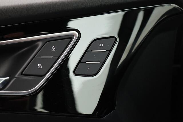 Audi Q4 e-tron 40 204pk Launch edition S Competition 77 kWh Panoramadak Trekhaak Leder ACC Sonos HUD Matrix Camera Memory Navigatie S-Line