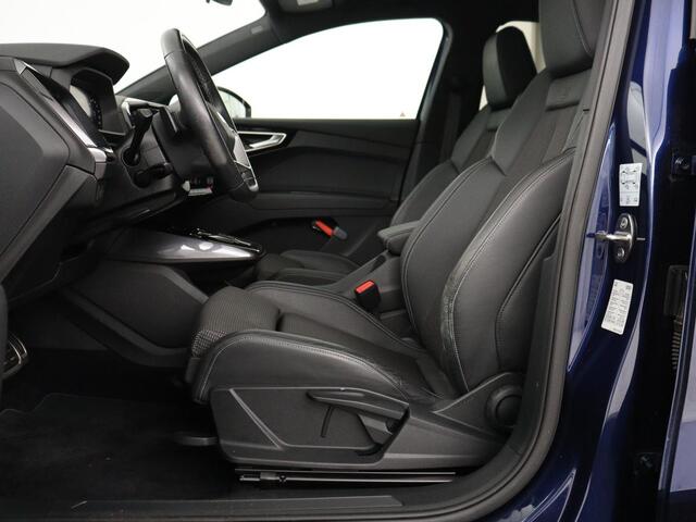 Audi Q4 e-tron 40 Launch edition S Competition 77 kWh | SOH 92,1% | Half leder | Stoelverwarming | Carplay | Adaptive cruise | Climate control | Camera | Park assist | Trekhaak