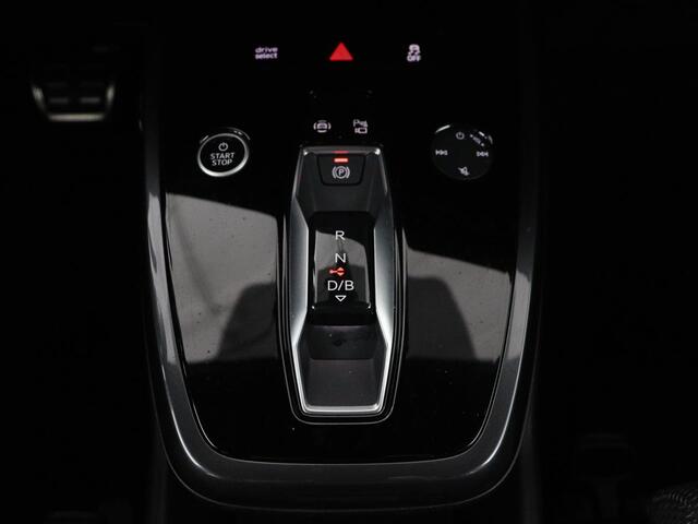 Audi Q4 e-tron 40 Launch edition S Competition 77 kWh | SOH 92,1% | Half leder | Stoelverwarming | Carplay | Adaptive cruise | Climate control | Camera | Park assist | Trekhaak