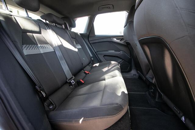 Audi Q4 e-tron 40 Launch edition Advanced 77 kWh | Carplay | Keyless | Navigatie | Pdc |