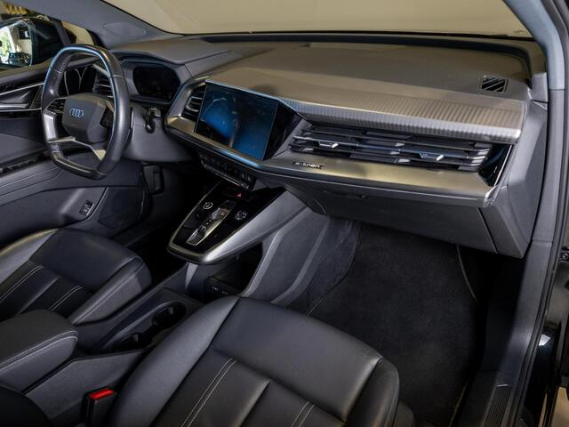 Audi Q4 e-tron 35 Launch edition 55 kWh 170pk / Panoramadak / Trekhaak / Lederen bekleding / Navigatie / Apple carplay /