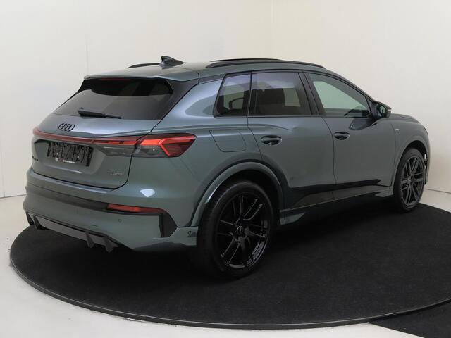 Audi Q4 e-tron S edition quattro performance 82 kWh | Panoramadak | Elek. verstelbare voorstoelen | Sonos Speakersysteem | 21 inch LM velgen | Head-up Display