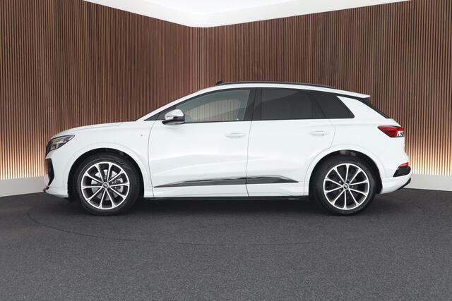 Audi Q4 e-tron 40 Launch edition S Competition 204pk 77 kWh Trekhaak Camera Leder Keyless Stoelverwarming ACC Panoramadak 2x S-Line