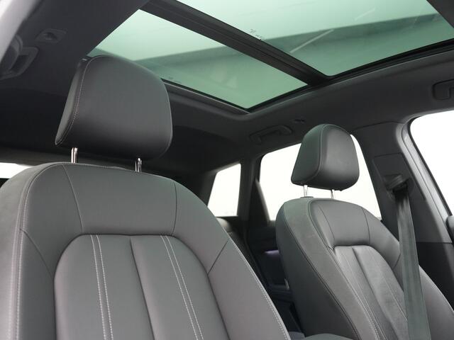 Audi Q4 e-tron 40 Advanced edition 77 kWh 204pk Dealer O.H. | Panodak | Adaptive Cruise | Camera | Apple Carplay | Navigatie | DAB | Virtual Cockpit | 19"L.M | Draadloze Telefoonlader |