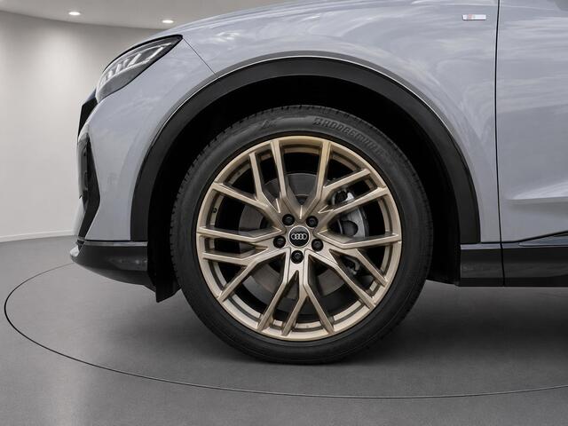 Audi Q4 e-tron 40 S edition Brons 77 kWh Martix Panorama 21 Inch Sonos Sound Haed Up Leer