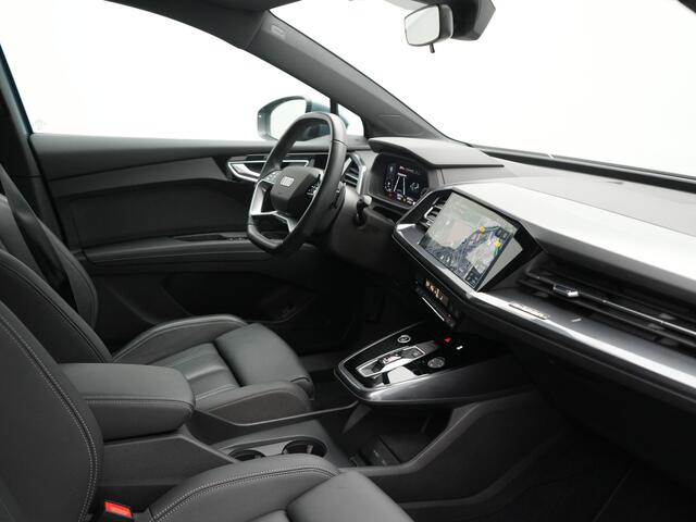 Audi Q4 e-tron 40 S Line 82 kWh 204pk Dealer O.H | Trekhaak Af Fabriek | Adaptive Cruise | Keyless | Lederen Sportstoelen Verwarmd | BLIS | Apple Carplay | Lane Assist | Virtual | Navigatie | DAB | 20"L.M |