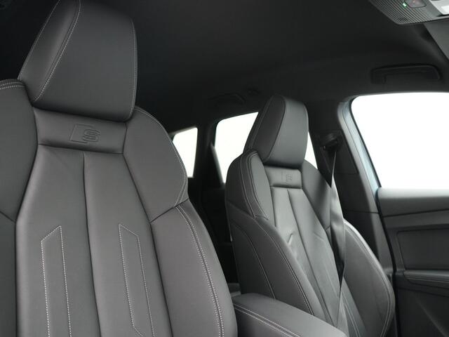 Audi Q4 e-tron 40 S Line 82 kWh 204pk Dealer O.H | Trekhaak Af Fabriek | Adaptive Cruise | Keyless | Lederen Sportstoelen Verwarmd | BLIS | Apple Carplay | Lane Assist | Virtual | Navigatie | DAB | 20"L.M |
