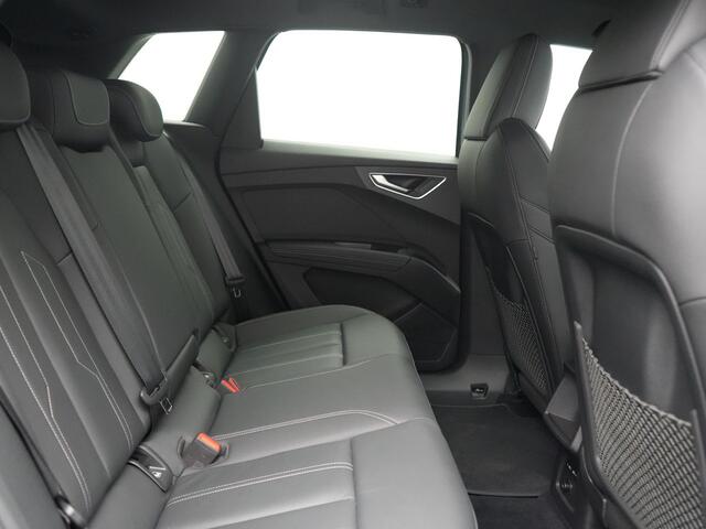 Audi Q4 e-tron 40 S Line 82 kWh 204pk Dealer O.H | Trekhaak Af Fabriek | Adaptive Cruise | Keyless | Lederen Sportstoelen Verwarmd | BLIS | Apple Carplay | Lane Assist | Virtual | Navigatie | DAB | 20"L.M |