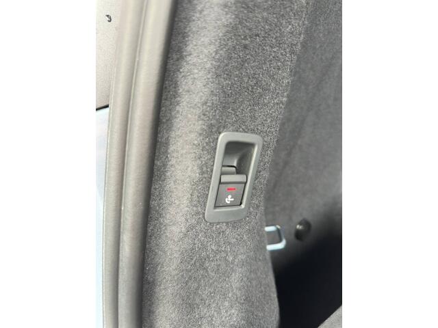 Audi Q4 e-tron 40 S Line 82 kWh 204pk Dealer O.H | Trekhaak Af Fabriek | Adaptive Cruise | Keyless | Lederen Sportstoelen Verwarmd | BLIS | Apple Carplay | Lane Assist | Virtual | Navigatie | DAB | 20"L.M |