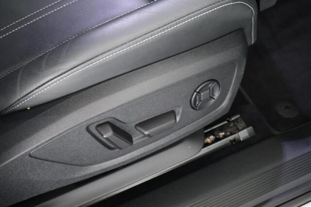 Audi Q4 e-tron 50 299pk quattro S edition 77 kWh SOH 90% Trekhaak Camera Leder Memory Navigatie 2x S-Line