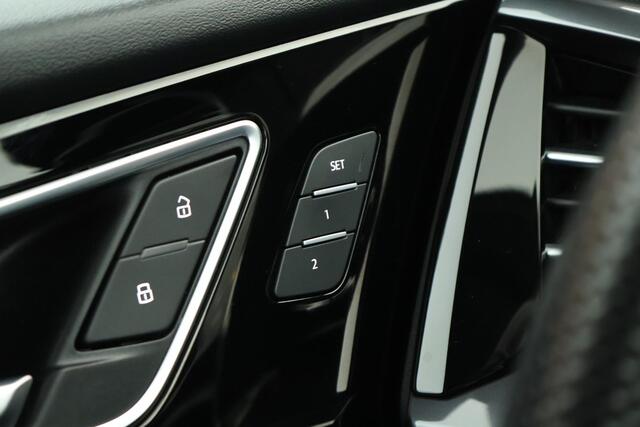Audi Q4 e-tron 50 299pk quattro S edition 77 kWh SOH 90% Trekhaak Camera Leder Memory Navigatie 2x S-Line
