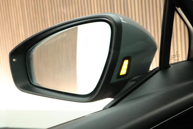 Audi Q4 e-tron 50 299pk quattro S edition 77 kWh SOH 90% Trekhaak Camera Leder Memory Navigatie 2x S-Line