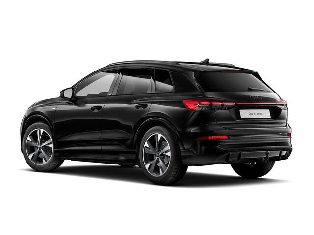 Audi Q4 e-tron S edition e-tron 45 82 kWh 210 kW / 286 PK SUV Ele | Trekhaak | Panoramadak | Matrix-Verlichting |