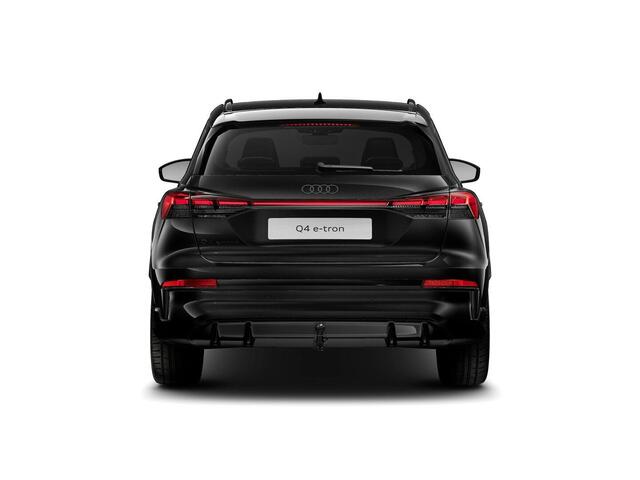 Audi Q4 e-tron S edition e-tron 45 82 kWh 210 kW / 286 PK SUV Ele | Trekhaak | Panoramadak | Matrix-Verlichting |