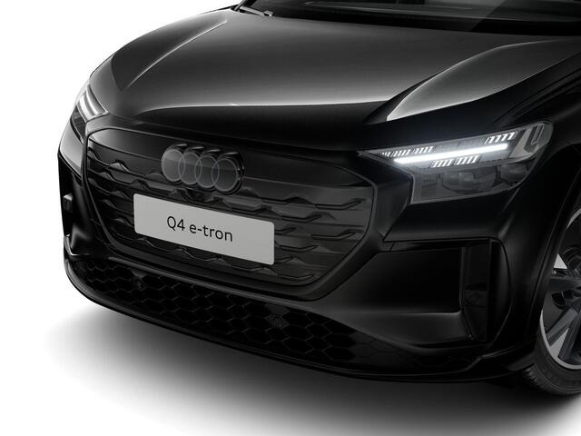 Audi Q4 e-tron S edition e-tron 45 82 kWh 210 kW / 286 PK SUV Ele | Trekhaak | Panoramadak | Matrix-Verlichting |