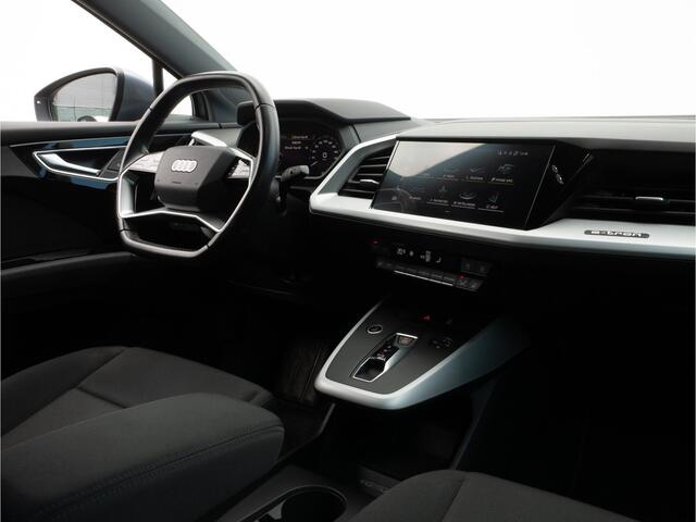 Audi Q4 e-tron 40 Launch edition 77 kWh SOH 93% Trekhaak/ Stoelverwarming/ Navigatie Apps/ Carplay/ Pdc