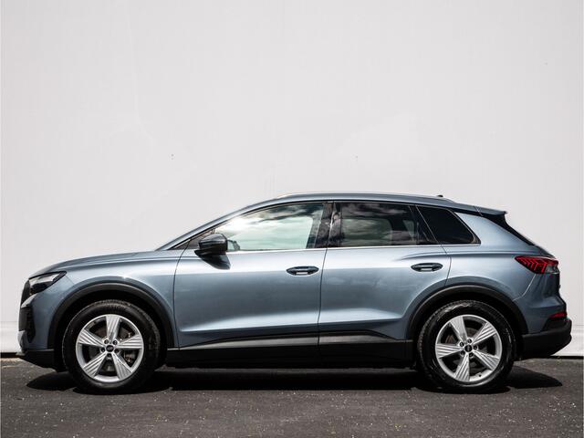 Audi Q4 e-tron 40 Launch edition 77 kWh SOH 93% Trekhaak/ Stoelverwarming/ Navigatie Apps/ Carplay/ Pdc