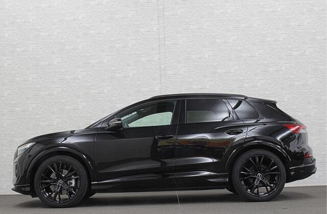 Audi Q4 e-tron 40 S-Line 77 kWh 204PK | Sportstoelen | Warmtepomp | Sonos Sound | H-Leder | 20" | 5x Q4 OP VOORRAAD! | Zwarte Hemelbekleding | S-Line in & Exterieur | Sportstuur | MMi+ | Rijklaarprijs! 27850,= excl. BTW.