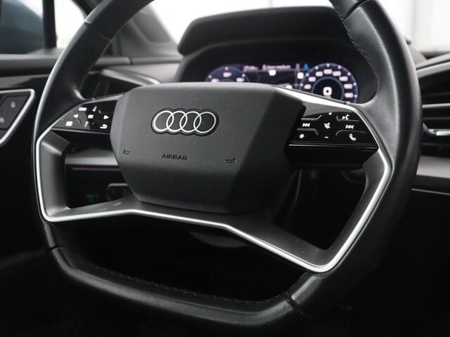 Audi Q4 e-tron 40 Advanced edition 77 kWh | SOH 93,3% | Adaptive cruise | Stoelverwarming | Navigatie | Carplay | Climate control | Camera | Park assist | Trekhaak | 19" velgen