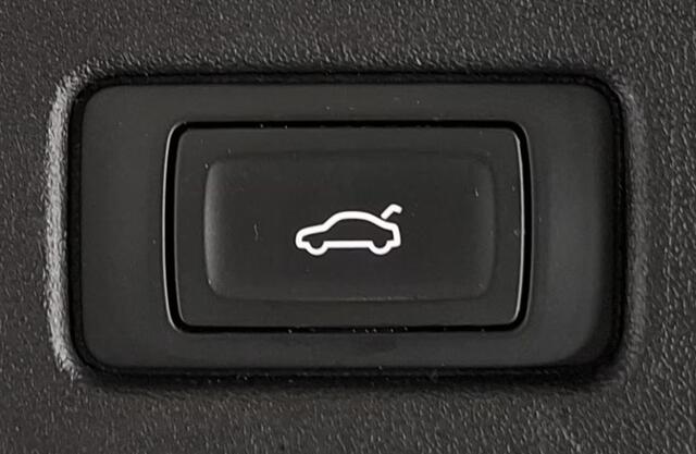 Audi Q4 e-tron 35 Launch edition 55 kWh Achteruitrijcamera / Cruise control adaptief / Carplay