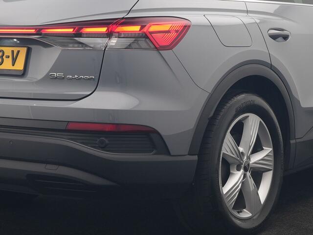 Audi Q4 e-tron 35 Advanced edition 55 kWh 170pk Dealer O.H. | SOH 91.9% | Panodak | Adaptive Cruise | Camera | Sonos Audio | Matrix LED | Sportstoelen Verwarmd | Apple Carplay | Sfeerverlichting | DAB | Virtual | 19"L.M |